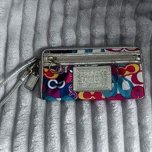 Vintage Coach Multicolor wallet/ wristlet with gold details wristlet